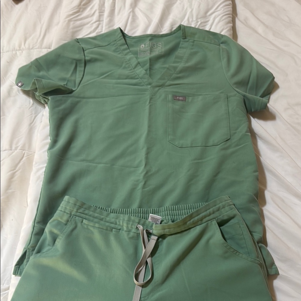 Figs Green Scrub Set